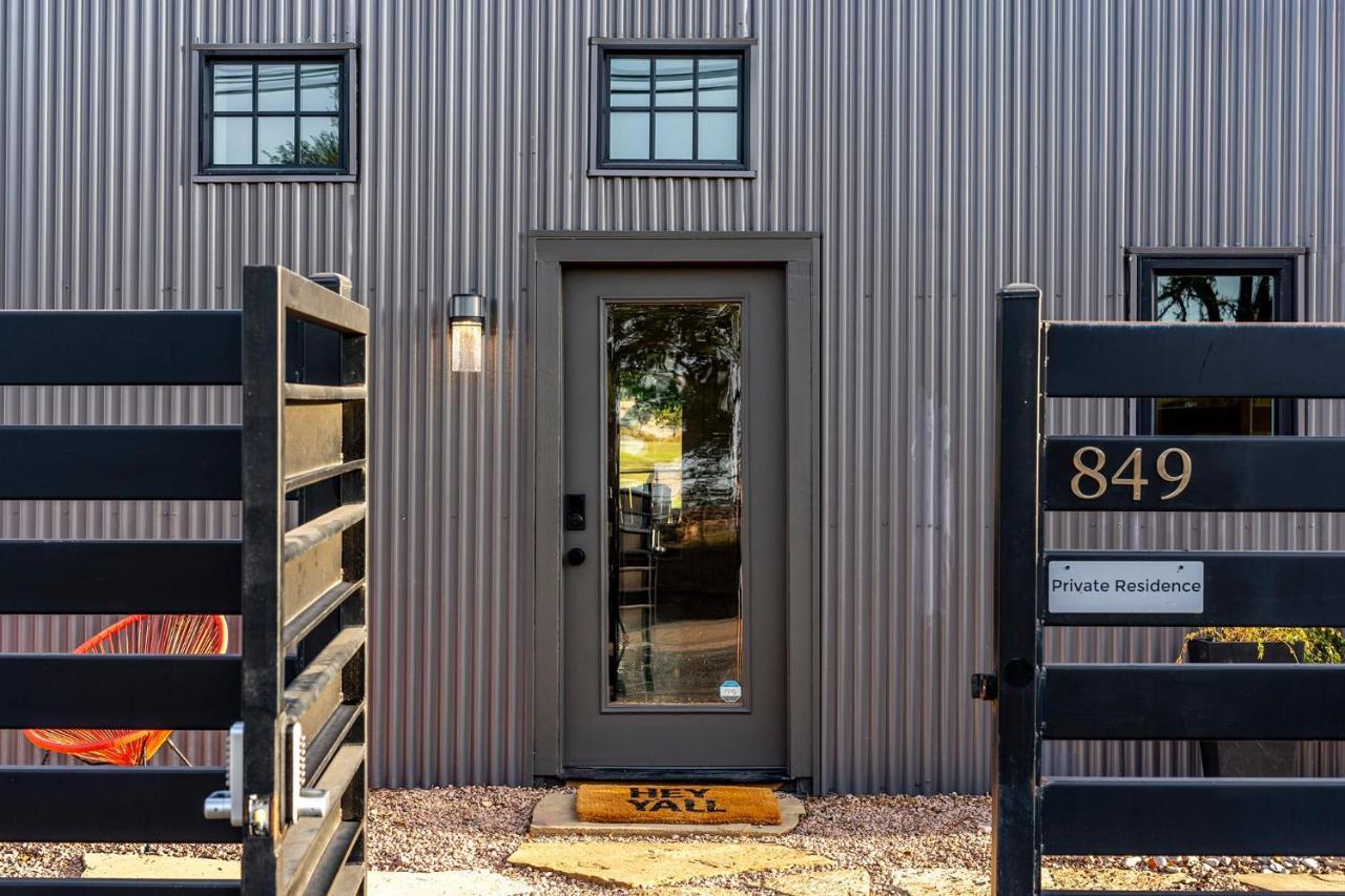 フレデリックスバーグ Container Haus Pet Friendly With Cowboy Poolヴィラ エクステリア 写真